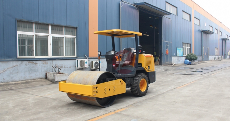 怎样操作座驾式压路机才准确？？？？？