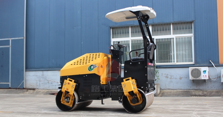 小型压路机路面施工打滑怎么办？？？？？？？？